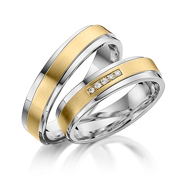 Set Bicolor trouwringen in inside platina 950 , outside platina 950 geelgoud 18 kt. met in totaal 0,025 ct. Briljant tw/si van acredo
