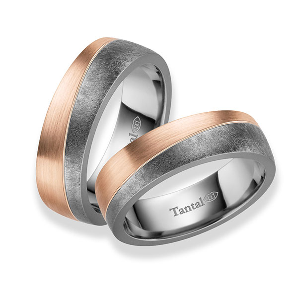 Set Bicolor trouwringen in inside Tantalum , outside roodgoud 14 kt. Tantalum 