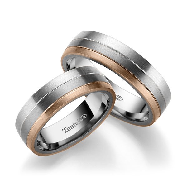 Set Bicolor trouwringen in inside Tantalum , outside roodgoud 14 kt. Tantalum witgoud 14 kt. 