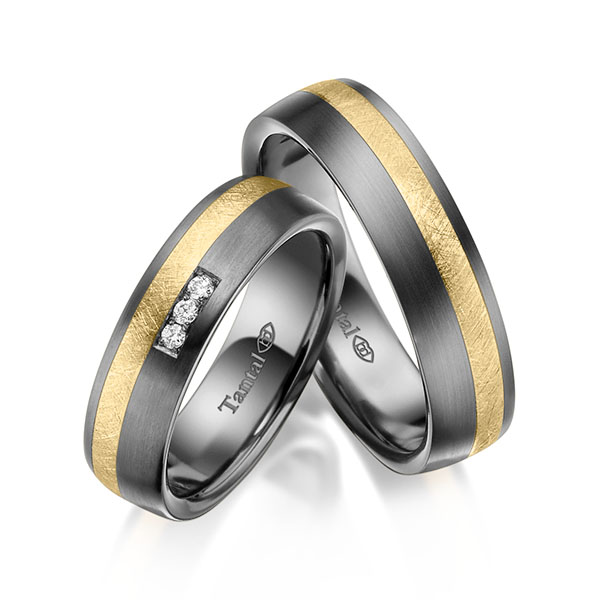Set Bicolor trouwringen in inside Tantalum , outside Tantalum geelgoud 18 kt. met in totaal 0,06 ct. Briljant tw/si - UQ-1061-3 Set Bicolor trouwringen in inside Tantalum , outside Tantalum geelgoud 18 kt. met in totaal 0,06 ct. Briljant tw/si - UQ-1061-3