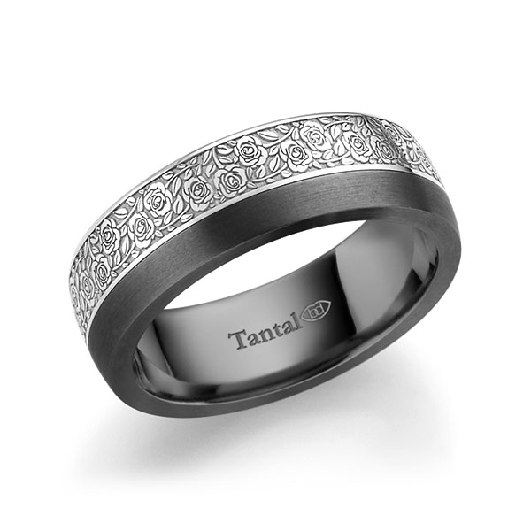 Set Bicolor trouwringen in inside Tantalum , outside witgoud 14 kt. Tantalum Laser Structuur 