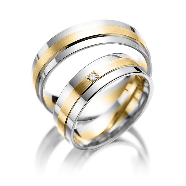 Set Bicolor trouwringen in platina 950 geelgoud 18 kt. met in totaal 0,015 ct. Briljant tw/si van Eternal Touch