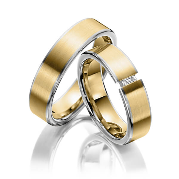 Set Bicolor trouwringen in platina 950 geelgoud 18 kt. met in totaal 0,05 ct. Baguette-Diamant tw,vs van Eternal Touch