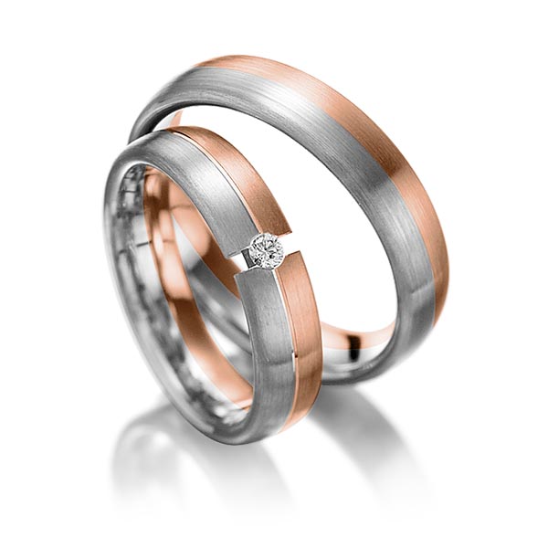 Set Bicolor trouwringen in roodgoud 14 kt. dark grey gold 14 kt. met in totaal 0,05 ct. Briljant tw/si van Eternal Touch