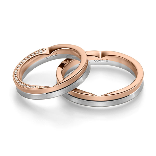 Set Bicolor trouwringen in roodgoud 14 kt. witgoud 14 kt. met in totaal 0,23 ct. Briljant tw/si van acredo