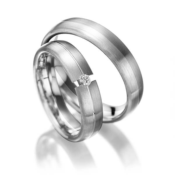Set Bicolor trouwringen in witgoud 14 kt. dark grey gold 14 kt. met in totaal 0,05 ct. Briljant tw/si van Steinberg
