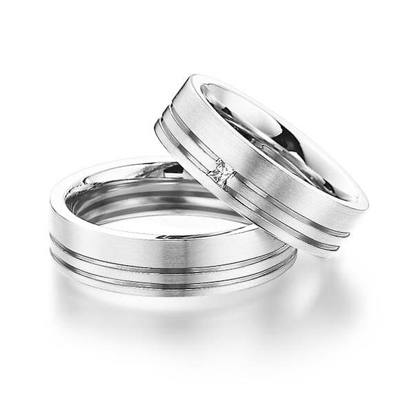 Set Bicolor trouwringen in witgoud 14 kt. dark grey gold 14 kt. met in totaal 0,06 ct. Princess-Diamant tw/si van Eternal Touch