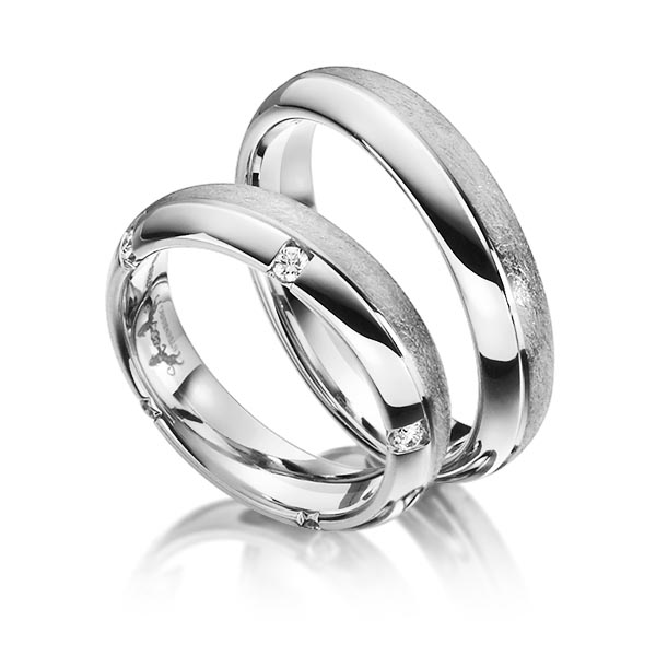 Set Bicolor trouwringen in witgoud 14 kt. dark grey gold 14 kt. met in totaal 0,125 ct. Briljant tw/si van Steinberg