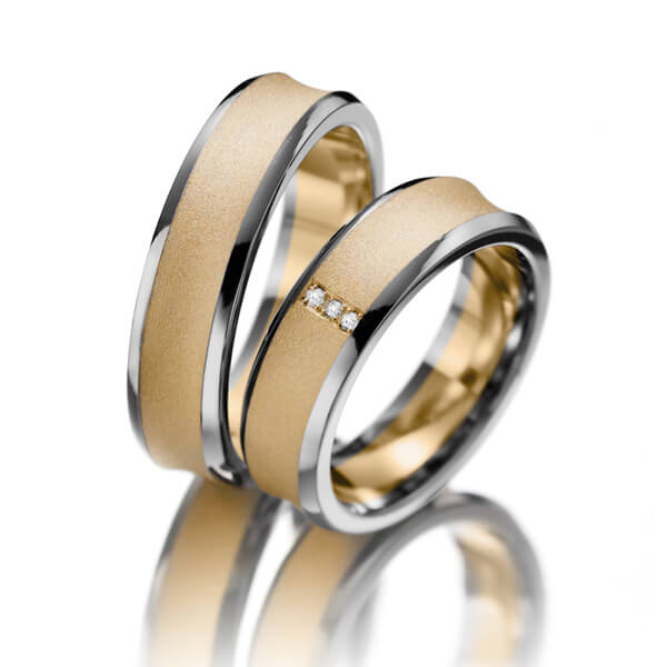 Set Bicolor trouwringen in witgoud 14 kt. geelgoud 14 kt. met in totaal 0,024 ct. Briljant tw/si van Eternal Touch