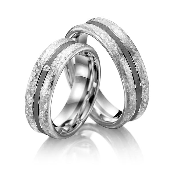 Set Bicolor trouwringen in witgoud 14 kt. palladium 14 kt. met in totaal 0,01 ct. Briljant tw/si van Merii
