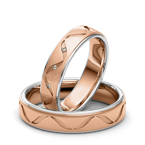 Set Bicolor trouwringen in witgoud 14 kt. roodgoud 14 kt. Laser Structuur met in totaal 0,015 ct. Briljant tw/si van Eternal Touch