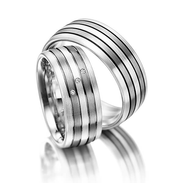 Set Bicolor trouwringen in zilver 925 palladium 14 kt. met in totaal 0,015 ct. Briljant tw/si van Merii
