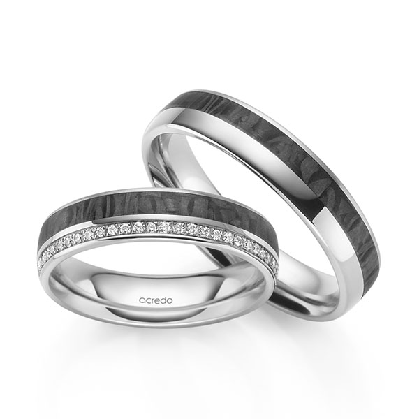 Set Carbon Memoire-trouwringen in witgoud 14 kt. witgoud 14 kt. met Carbon indentation half gezet met in totaal 0,135 ct. Briljant tw/si van acredo