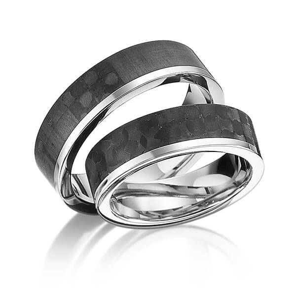 Set Carbon trouwringen in edelstaal met Carbon indentation van Eternal Touch