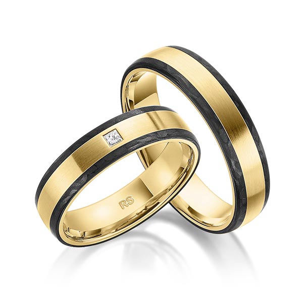 Set Carbon trouwringen in geelgoud 14 kt. met in totaal 0,03 ct. Princess-Diamant tw/si van acredo