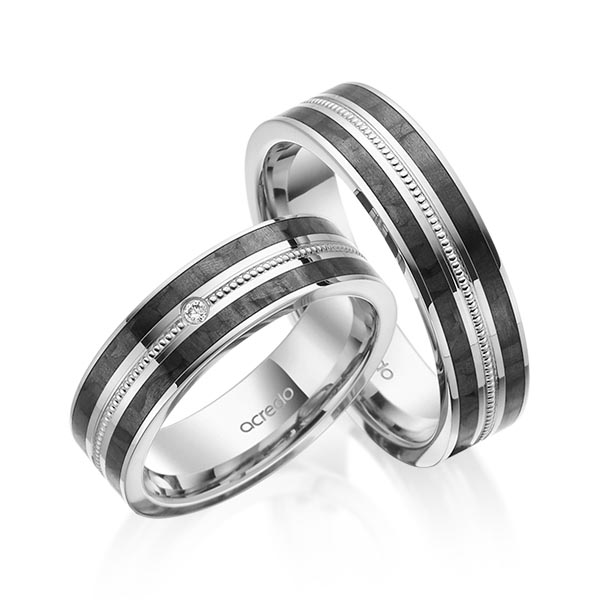 Set Carbon trouwringen in grijsgoud 14 kt. met in totaal 0,02 ct. Briljant tw/si van acredo