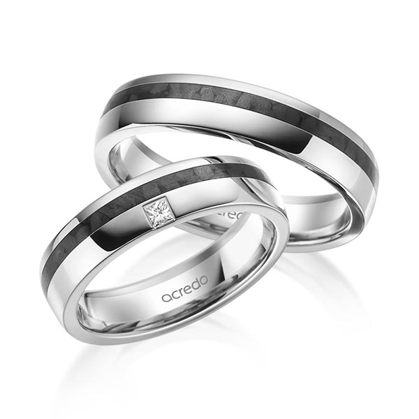 Set Carbon trouwringen in grijsgoud 14 kt. met in totaal 0,05 ct. Princess-Diamant tw/si van acredo