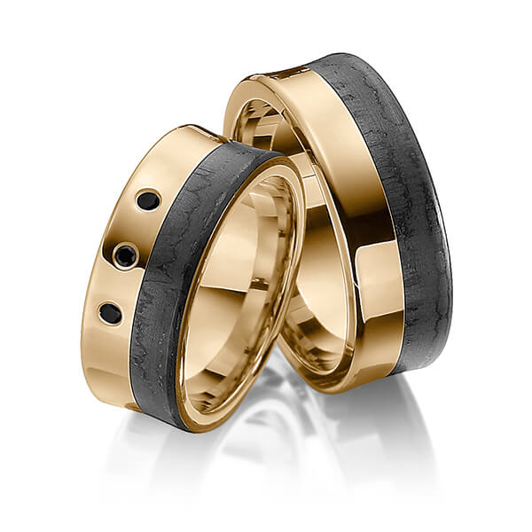 Set Carbon trouwringen in roségoud 14 kt. roségoud 14 kt. met Carbon indentation met in totaal 0,03 ct. Briljant Zwart van Eternal Touch