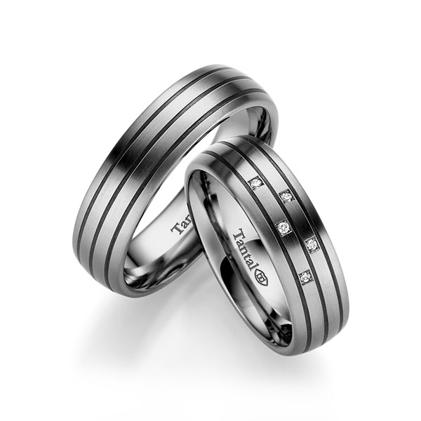 Set Carbon trouwringen in Tantalum met in totaal 0,025 ct. Briljant tw/si 