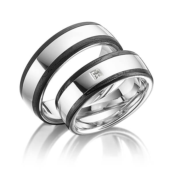 Set Carbon trouwringen in witgoud 14 kt. met Carbon indentation met in totaal 0,05 ct. Princess-Diamant tw/si van Eternal Touch