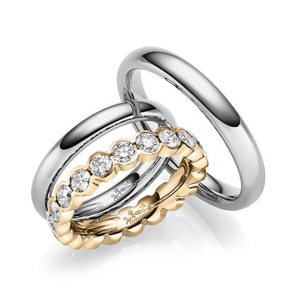 Set in 600 Platinahoudend metaal (60%) met in totaal 2 ct. Briljant tw/si van Steinberg