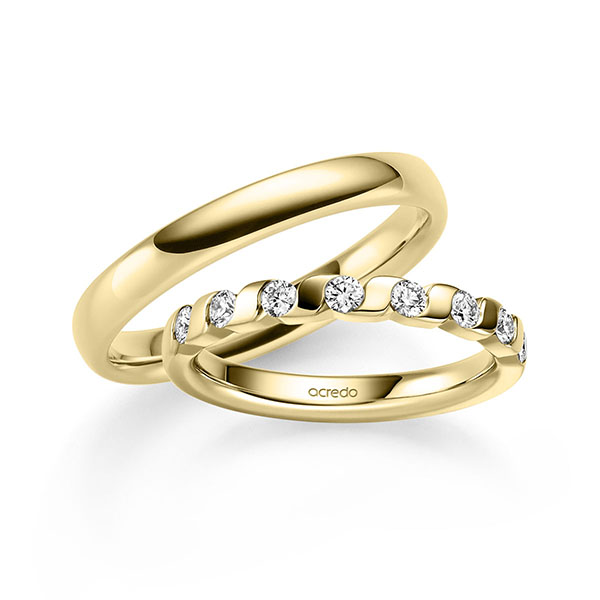Set in geelgoud 14 kt. half gezet met in totaal 0,4 ct. Briljant tw/si van acredo