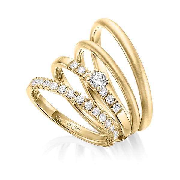 Set in geelgoud 14 kt. half gezet met in totaal 0,59 ct. Briljant & Briljanten tw/si van acredo