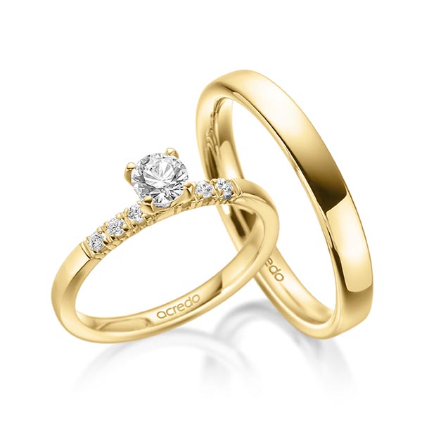 Set in geelgoud 14 kt. met 0,4 ct. + in totaal 0,12 ct. Briljant tw/si van acredo