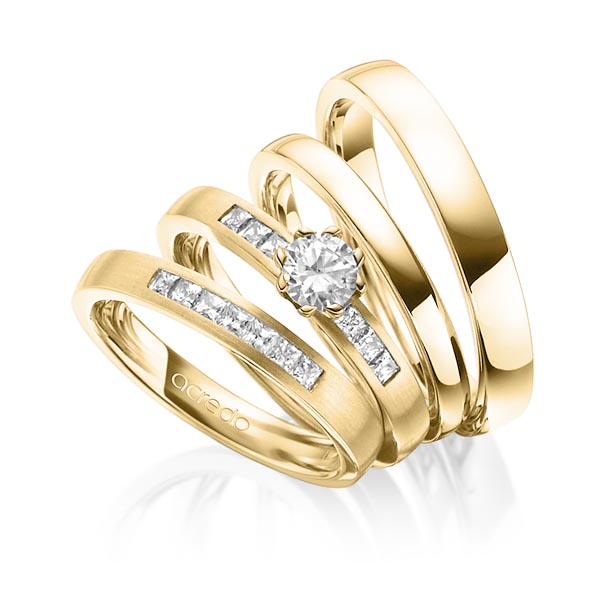 Set in geelgoud 14 kt. met 0,4 ct. + in totaal 0,39 ct. Princess-Diamant & Briljant tw/si tw,vs van acredo