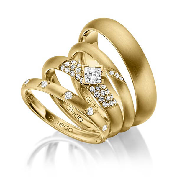 Set in geelgoud 14 kt. met in totaal 0,755 ct. Briljant & Princess-Diamant tw/si van acredo