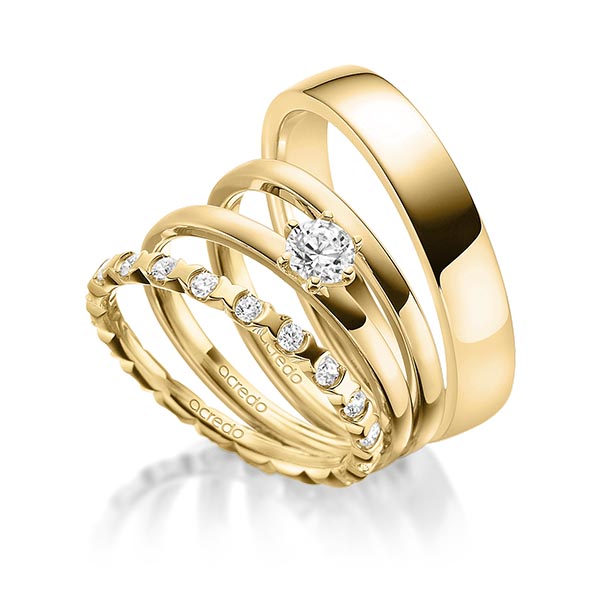 Set in geelgoud 14 kt. volledig gezet met 0,3 ct. + in totaal 0,4 ct. Briljant tw,vs van acredo