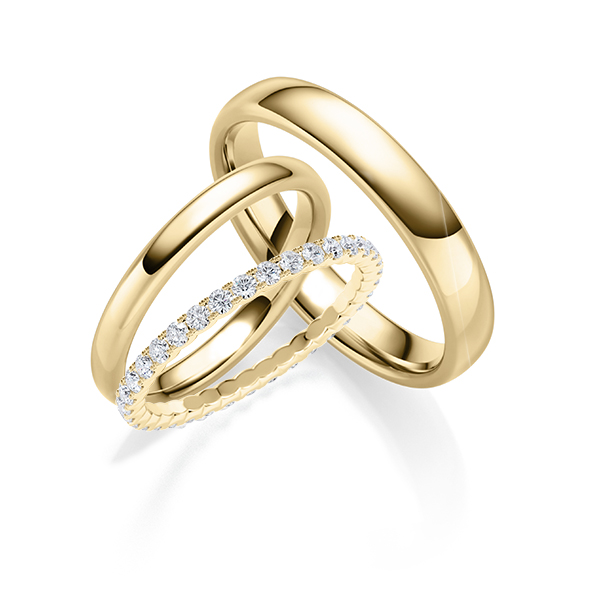 Set in geelgoud 14 kt. volledig gezet met in totaal 0,68 ct. Briljant tw/si van Steinberg