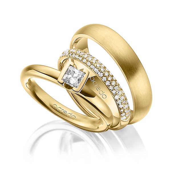 Set in geelgoud 18 kt. met 0,4 ct. + in totaal 0,38 ct. Princess-Diamant & Briljant tw,vs tw/si van acredo