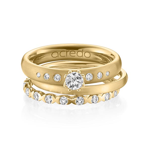 Set in geelgoud 18 kt. met in totaal 0,916 ct. Briljant tw/si tw,vs van acredo