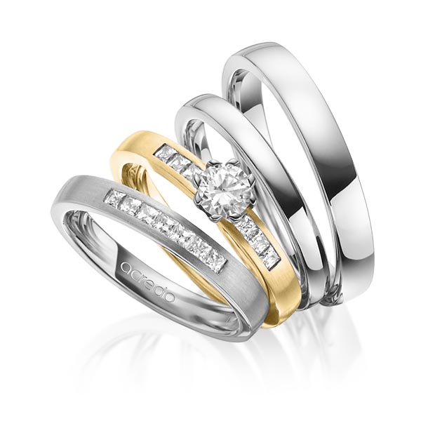 Set in Graugold 585 mit 0,4 ct. + zus. 0,39 ct. Prinzess-Diamant & Brillant tw, si tw, vs von acredo