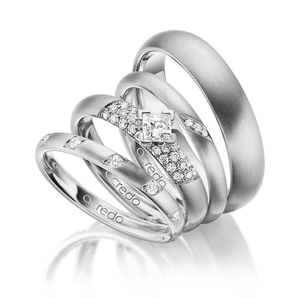 Set in Graugold 585 mit zus. 0,755 ct. Brillant & Prinzess-Diamant tw, si von acredo