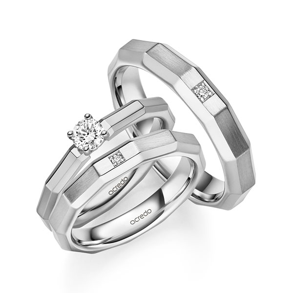 Set in grijsgoud 14 kt. met in totaal 0,28 ct. Briljant tw,vs tw/si van acredo