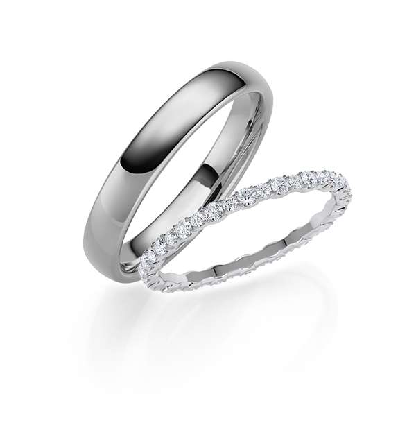 Set in grijsgoud 14 kt. met in totaal 0,54 ct. tw/si van Steinberg