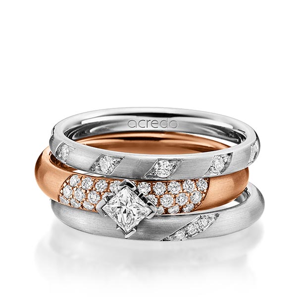 Set in grijsgoud 14 kt. met in totaal 0,755 ct. Briljant & Princess-Diamant tw/si van acredo