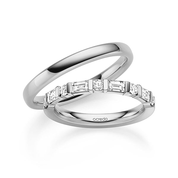 Set in grijsgoud 14 kt. met in totaal 0,85 ct. tw,vs van acredo