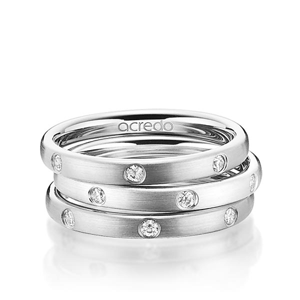 Set in platina 950 met in totaal 0,42 ct. Briljant tw/si van acredo