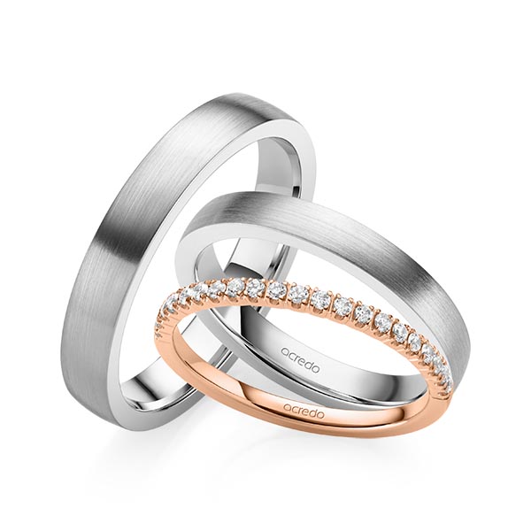 Set in roodgoud 14 kt. half gezet met in totaal 0,21 ct. Briljant tw,vs van acredo