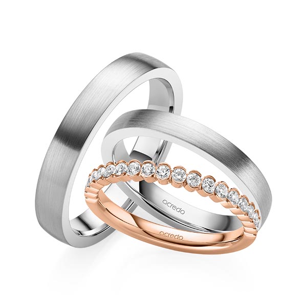 Set in roodgoud 14 kt. half gezet met in totaal 0,38 ct. Briljant tw/si van acredo