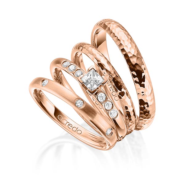 Set in roodgoud 14 kt. met 0,4 ct. + in totaal 0,26 ct. Briljant & Princess-Diamant tw/si tw,vs van acredo