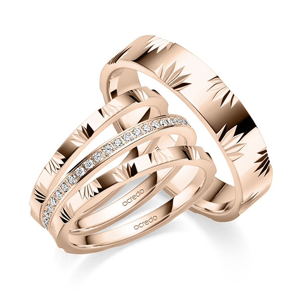 Set in roodgoud 14 kt. met in totaal 0,184 ct. Briljant tw/si van acredo