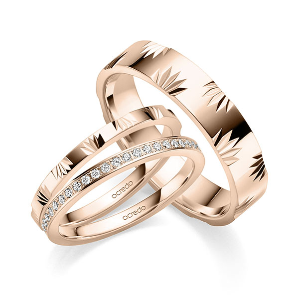 Set in roodgoud 14 kt. met in totaal 0,184 ct. Briljant tw/si van acredo