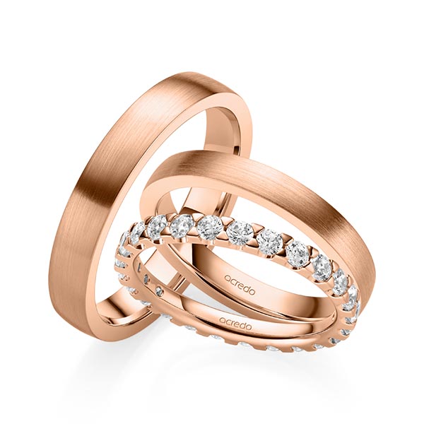Set in roodgoud 14 kt. volledig gezet met in totaal 1,3 ct. Briljant tw/si van acredo