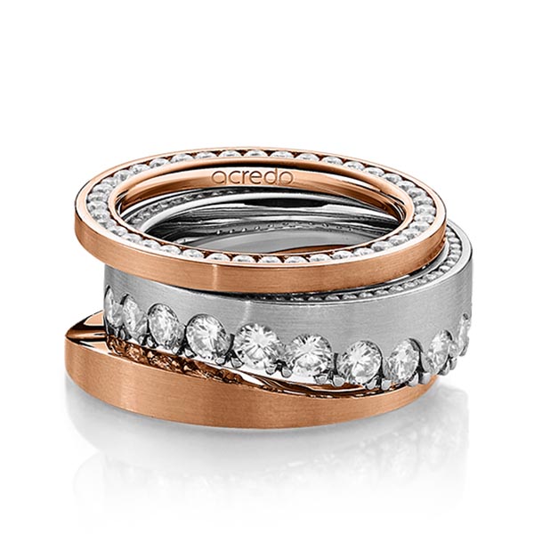 Set in roodgoud 14 kt. volledig gezet met in totaal 1,955 ct. Briljant tw/si van acredo