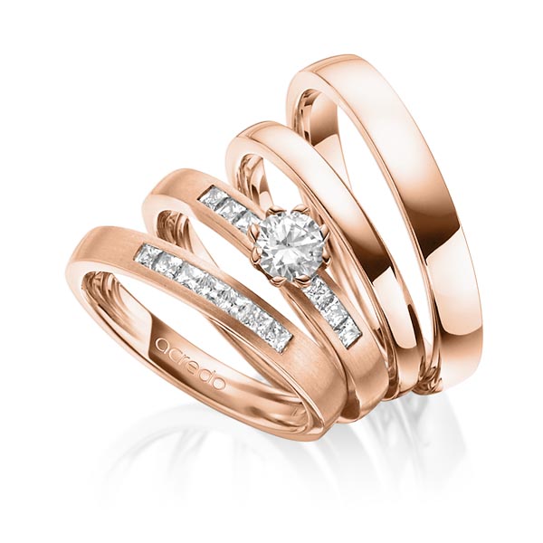 Set in roodgoud 18 kt. met 0,4 ct. + in totaal 0,39 ct. Princess-Diamant & Briljant tw/si tw,vs van acredo