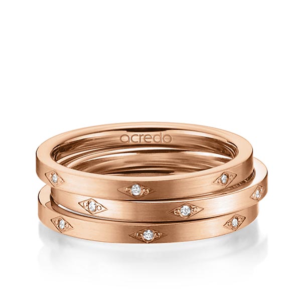 Set in roodgoud 18 kt. met in totaal 0,105 ct. Briljant tw/si van acredo